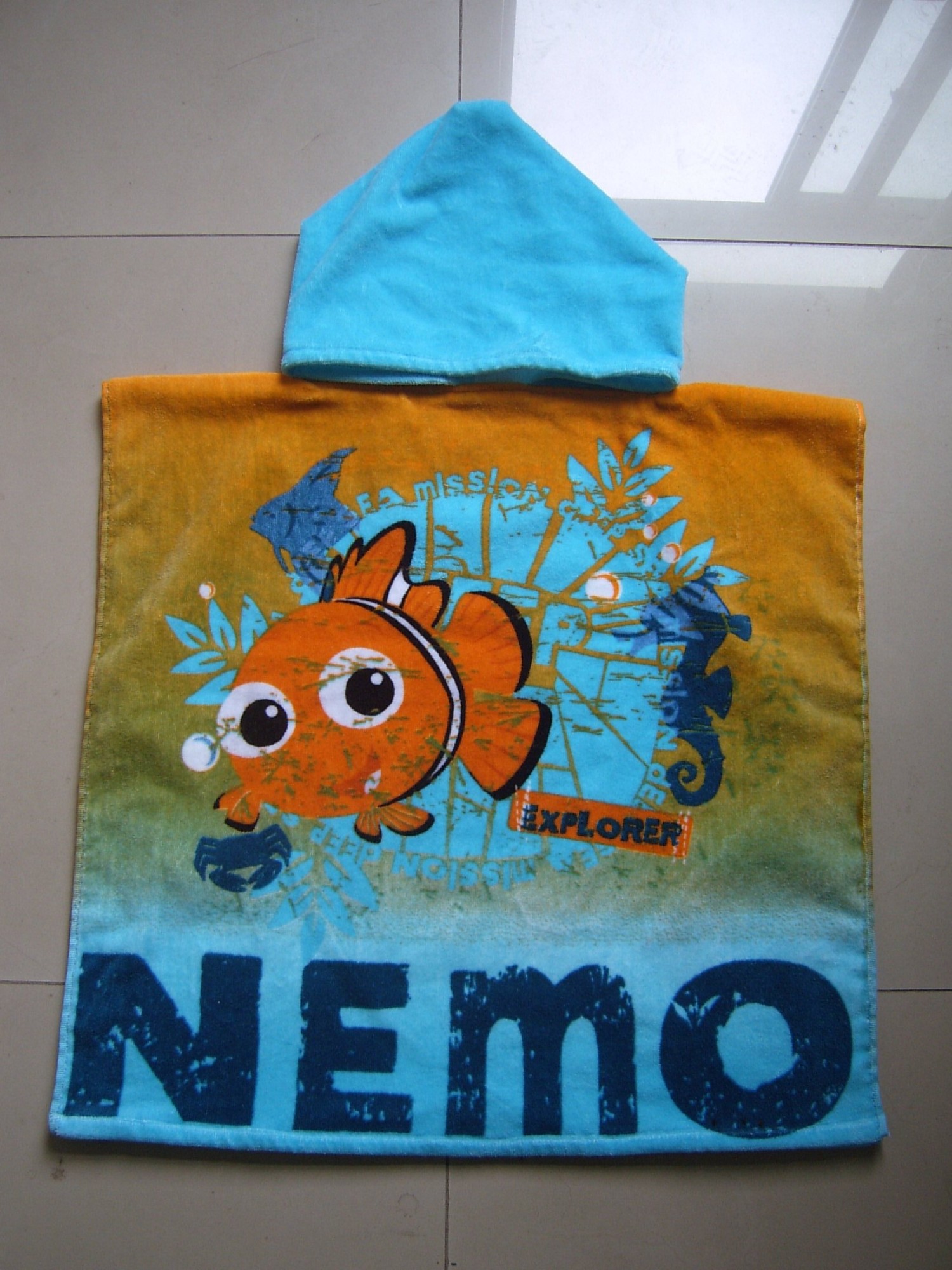 Kids character hooded towel